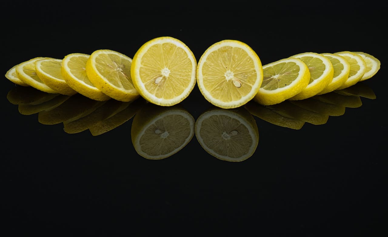 Limoni, Ingredienti, alimenti, lista ingredienti, cosa è, come si cuoce, ricette, come si cucina, informazioni nutrizionali, calorie, proteine, grassi, carboidrati,