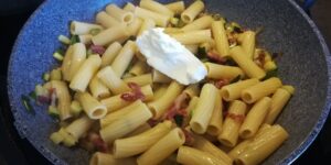 Tortiglioni con Zucchine, Pancetta e Ph