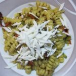 Fusilli Bucati con Zucchine, Peperoni e Ricotta Salata 13