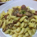 Fusilloni con Luganighetta, Funghi e Cipollotti 15